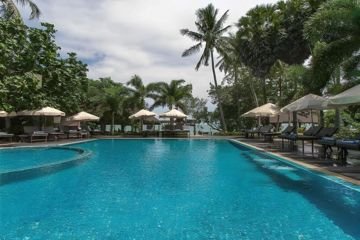 Swimming pool [outdoor]