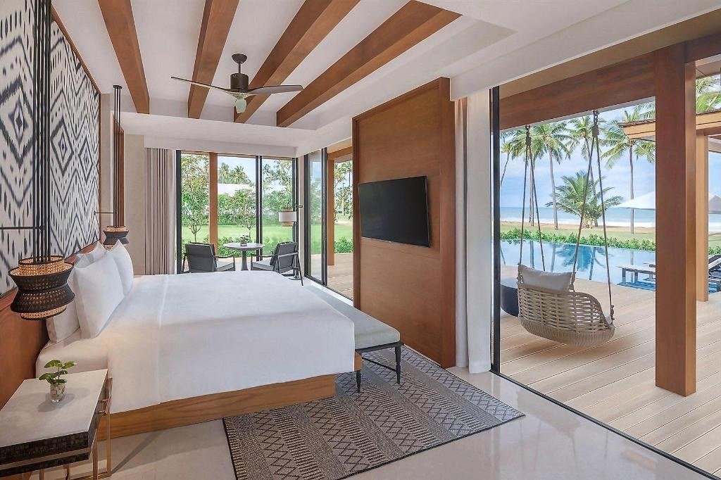 Two Bedroom Villa, 2 Bedroom Villa, Bedroom 1: 1 King, Bedroom 2: 2 Twin, Sofa Bed, Oceanfront