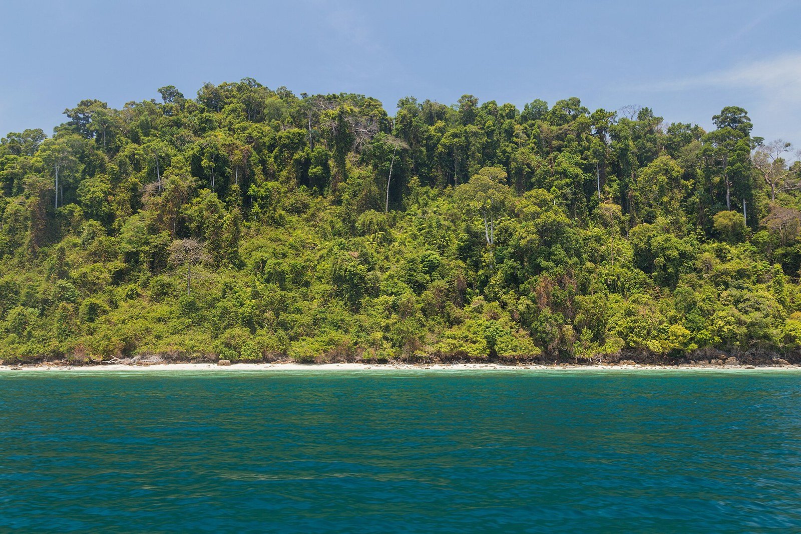 Coastline on Ko Ngai
