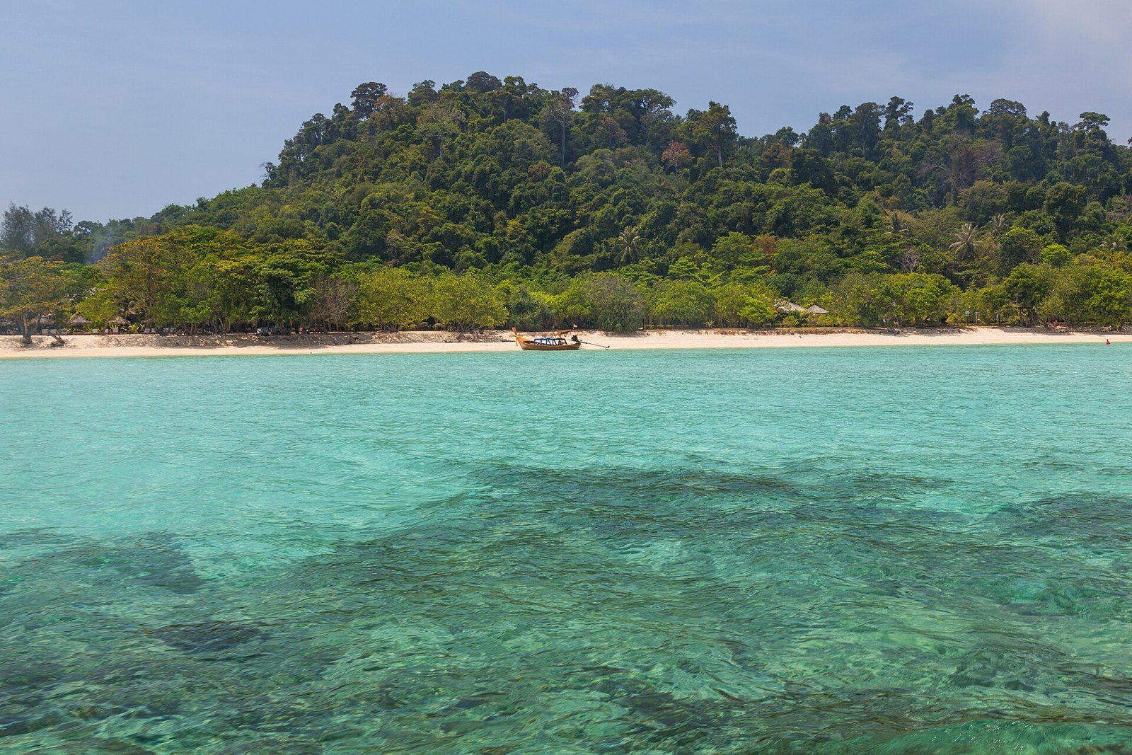 Coastline on Ko Ngai