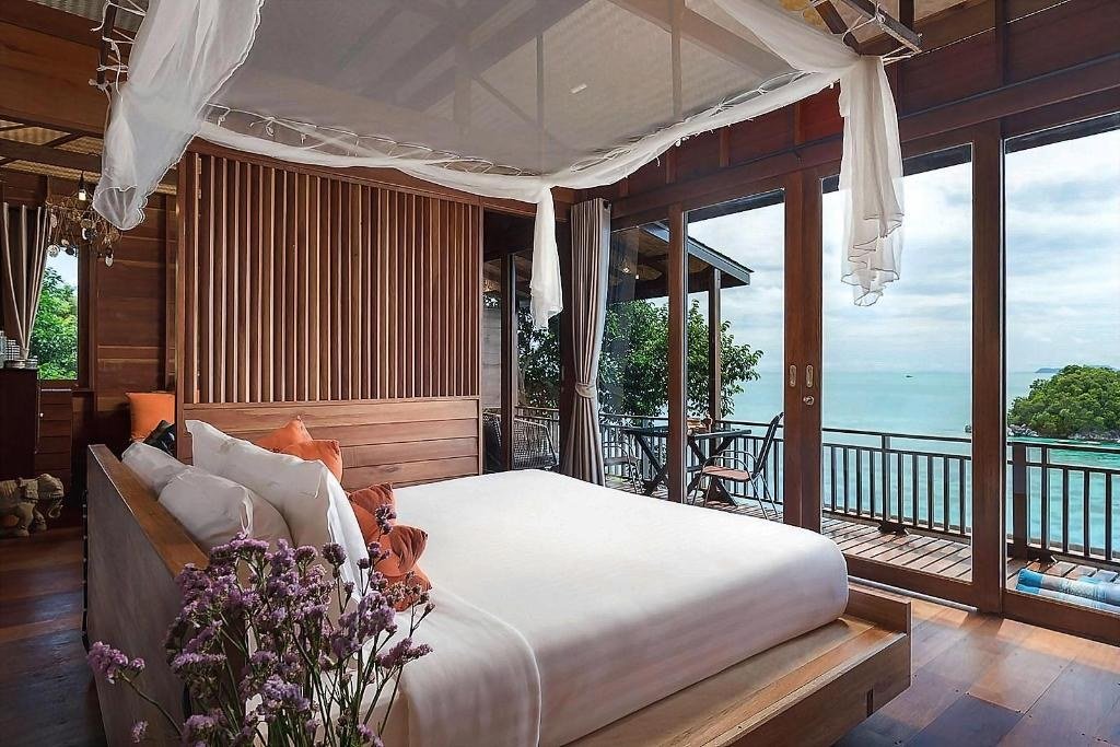 Grand Deluxe Sea View - Bedroom